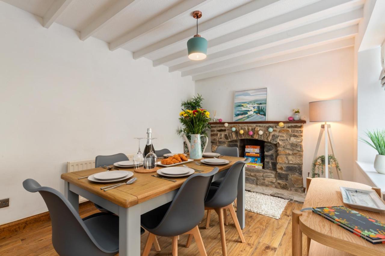 Ivydene - Beautiful Cottage, Stone Throw From Beach, Wonderful Sea Views Saundersfoot Eksteriør billede